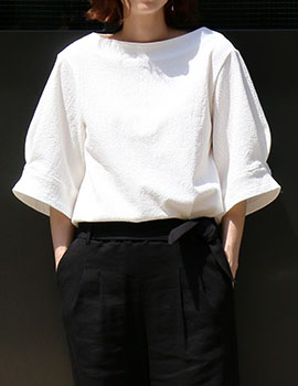 out of stock  Boat neck wide sleeves(white) women 